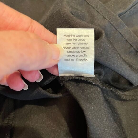 Elizabeth and James Black Camisole Cami Adjustable Spaghetti Straps Size Medium - Picture 6 of 9